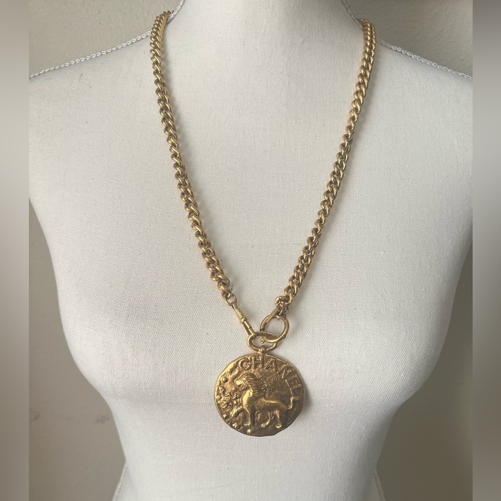 CHANEL Vintage Gold Lion Leo Coin CC Pendant Necklace